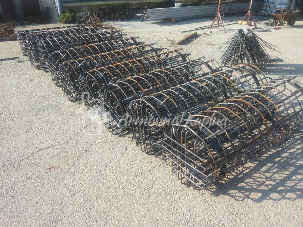 Armovňa Pezinok - Výroba armokošov - Viazanie armokošov do základových pásov, prekladov, vencov, pätieka a stĺpov